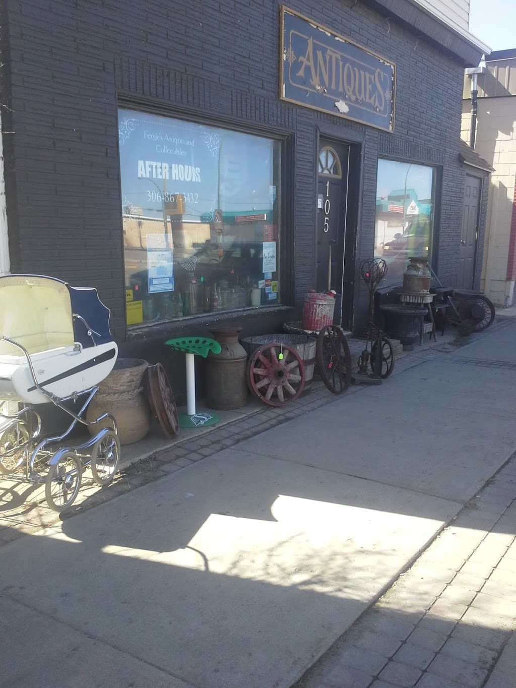 Fergies Antiques and Collectables | 105 Saskatchewan Ave, Outlook, SK S0L 2N0, Canada | Phone: (306) 867-9925