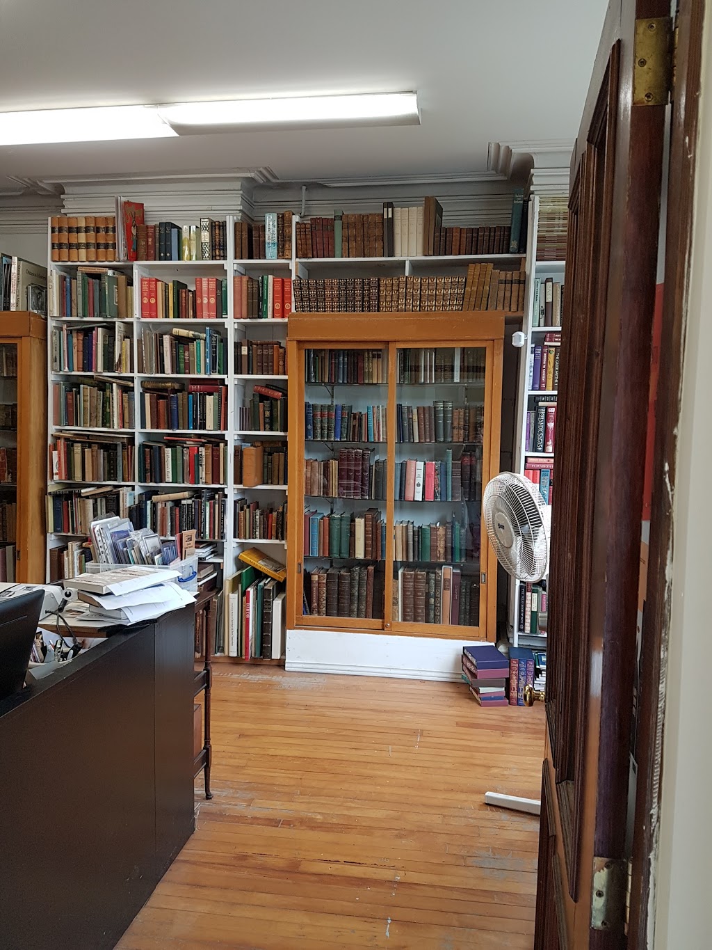 Schooner Books Ltd. | 5378 Inglis St, Halifax, NS B3H 1J5, Canada | Phone: (902) 423-8419