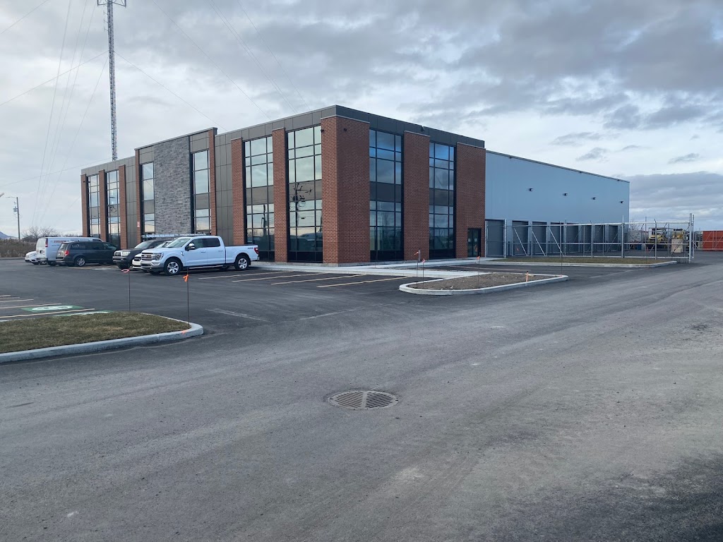 Entrepôt du Quartier | 1922 Rue Pierre-Louis-Le Tourneux, Beloeil, QC J3G 6S8, Canada | Phone: (450) 464-0350