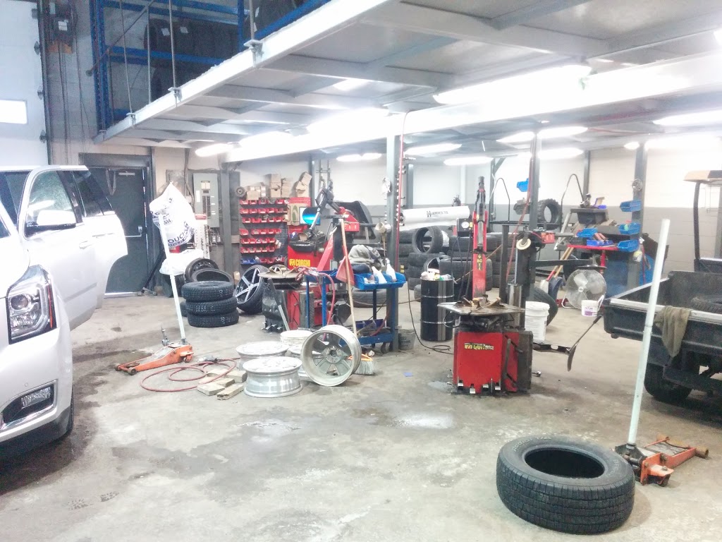 Pneus Charles Inc | 6260 QC-132, Sainte-Catherine, QC J5C 1B6, Canada | Phone: (450) 632-8160