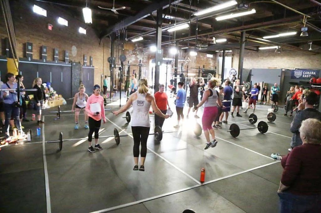 CrossFit Durst - Brantford | 111 Sherwood Dr #26, Brantford, ON N3T 1X5, Canada | Phone: (519) 900-5016