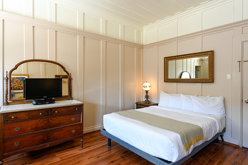 Hôtel - Auberge La Grande Maison et Spa | 160 Rue St Jean Baptiste, Baie-Saint-Paul, QC G3Z 1N3, Canada | Phone: (418) 435-5575