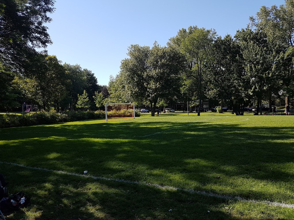 Parc Montrose | Av Elm, Beaconsfield, QC H9W, Canada | Phone: (514) 428-4400