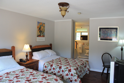 Gold Pine Inn Motel | 2408 ON-11, Gravenhurst, ON P1P 1R1, Canada | Phone: (705) 687-5160