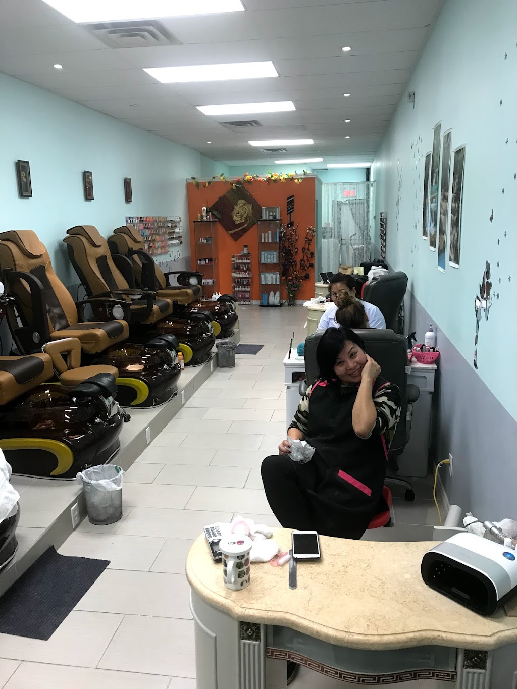 Ongles UpTop | 2748 Bd Saint-Charles, Kirkland, QC H9H 3B6, Canada | Phone: (514) 428-8080