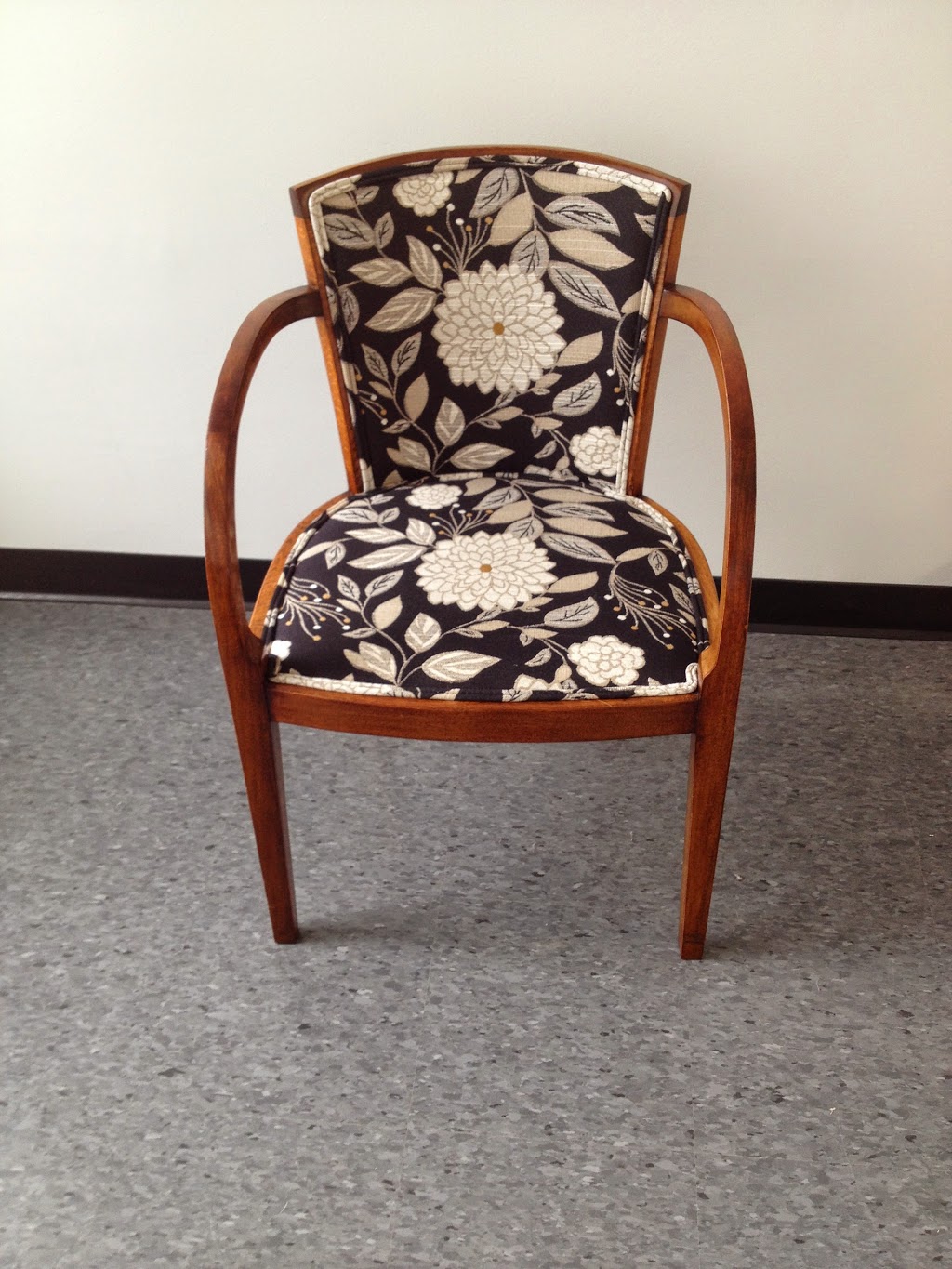 Designer Upholstery | 4181 Sladeview Crescent #45, Mississauga, ON L5L 5R2, Canada | Phone: (905) 997-8668