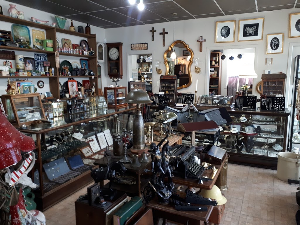 Brocante Meg-Antique | 2560 Rue Laval Nord, Nantes, QC G6B 2X9, Canada | Phone: (819) 583-8077