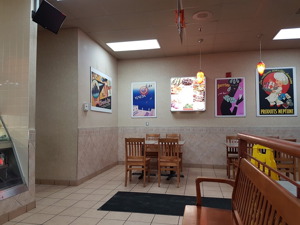 Pizza Pizza | 125 The Queensway B3, Etobicoke, ON M8Y 1H6, Canada | Phone: (416) 967-1111