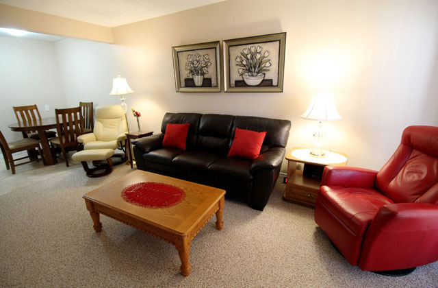 The Ridgewood Apartments | 4559 32 Ave NW, Edmonton, AB T6L 5N6, Canada | Phone: (780) 425-4152