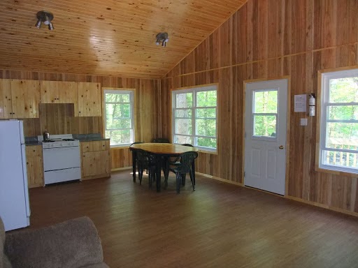 Holden Lake Lodge | 121 Chem. du Soleil, Rapides-des-Joachims, QC J0X 3M0, Canada | Phone: (613) 602-2297