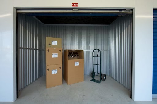 Mississauga Etobicoke Storage | 2545 Summerville Ct, Mississauga, ON L4X 0A2, Canada | Phone: (905) 272-1888