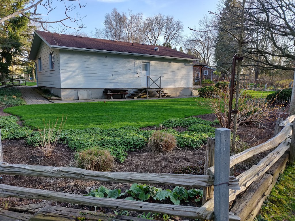 Hillside Park | 352 Marsland Dr, Waterloo, ON N2J 3Z1, Canada | Phone: (519) 886-2310