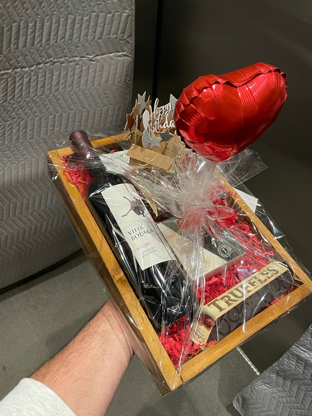 Butzi Gift Baskets Toronto | 1 Dundas St W Unit 2500, Toronto, ON M5G 1Z3, Canada | Phone: (647) 614-5533