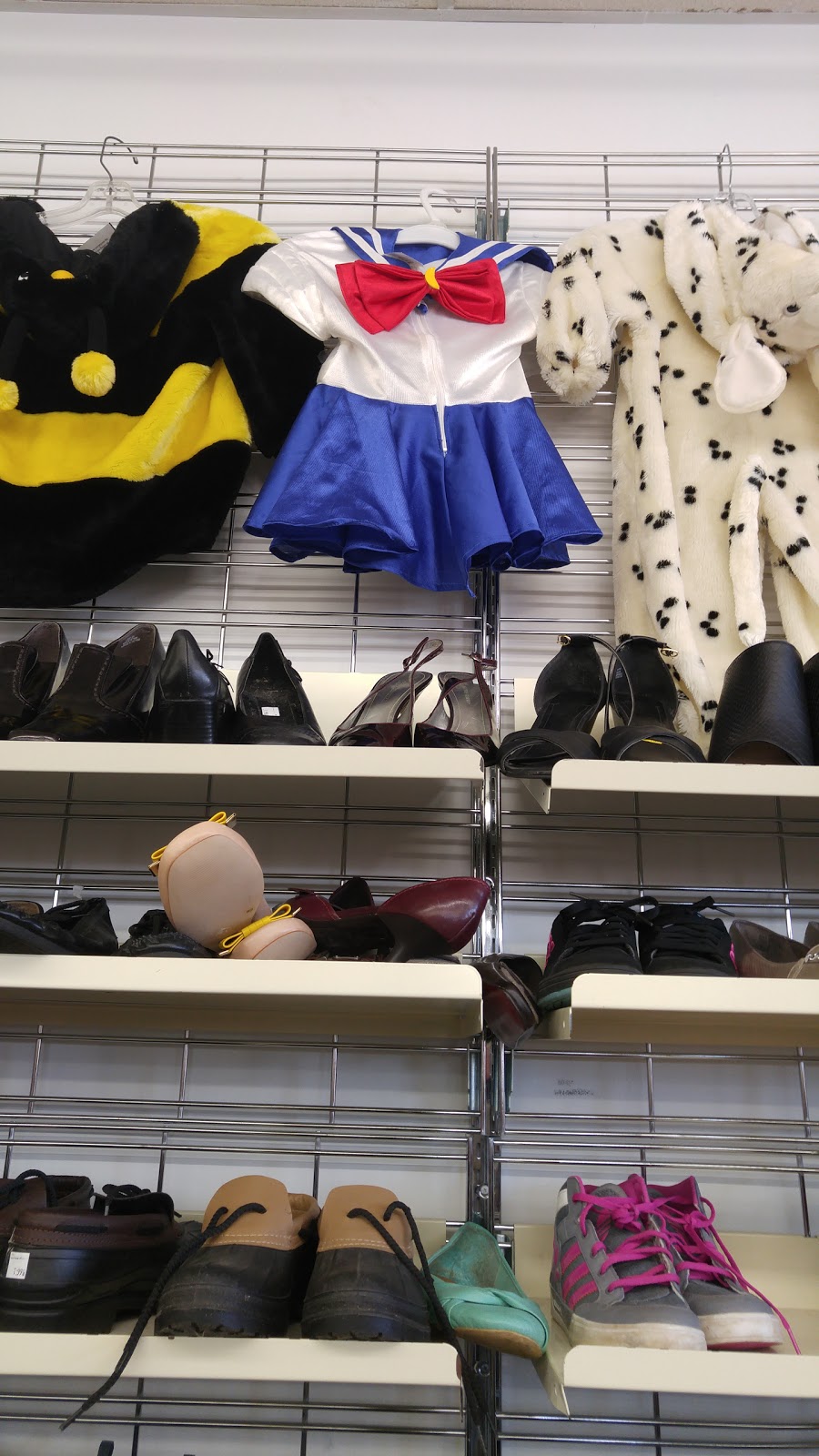 The Salvation Army Thrift Store | 463 Sackville Dr, Lower Sackville, NS B4C 2S1, Canada | Phone: (902) 865-5955