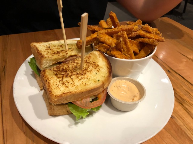 Smash Kitchen and Bar | 4261 Hwy 7, Unionville, ON L3R 9W6, Canada | Phone: (905) 940-2000