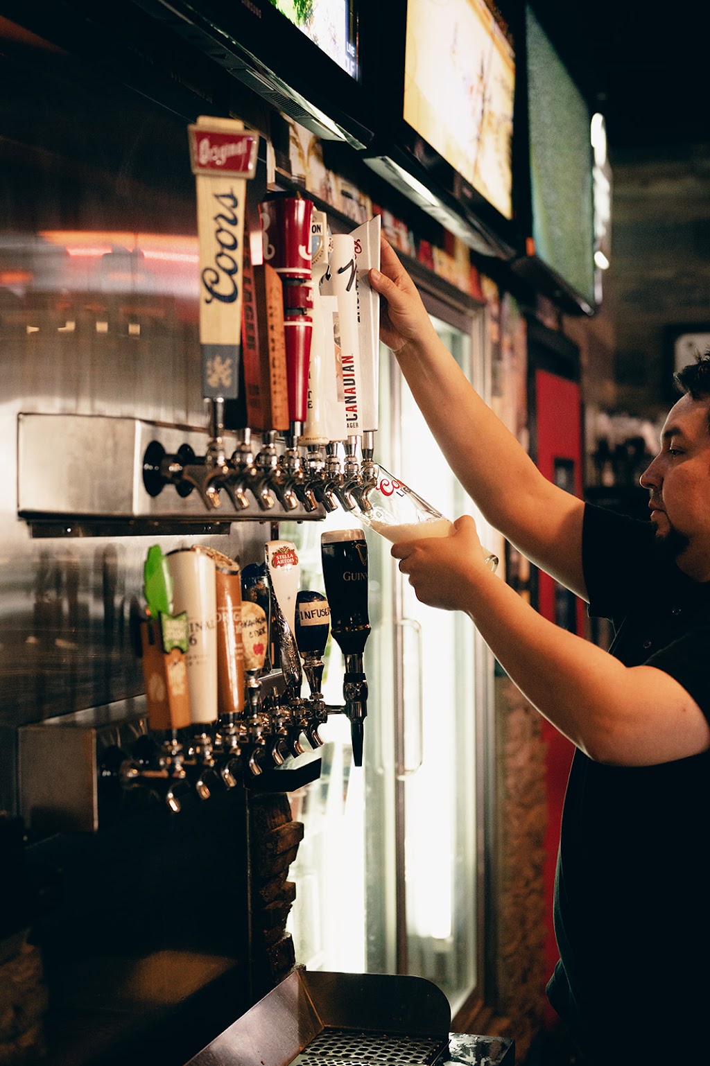 Pops Taphouse & Grill South | 1516 9 Ave S, Lethbridge, AB T1J 1V8, Canada | Phone: (403) 327-0068