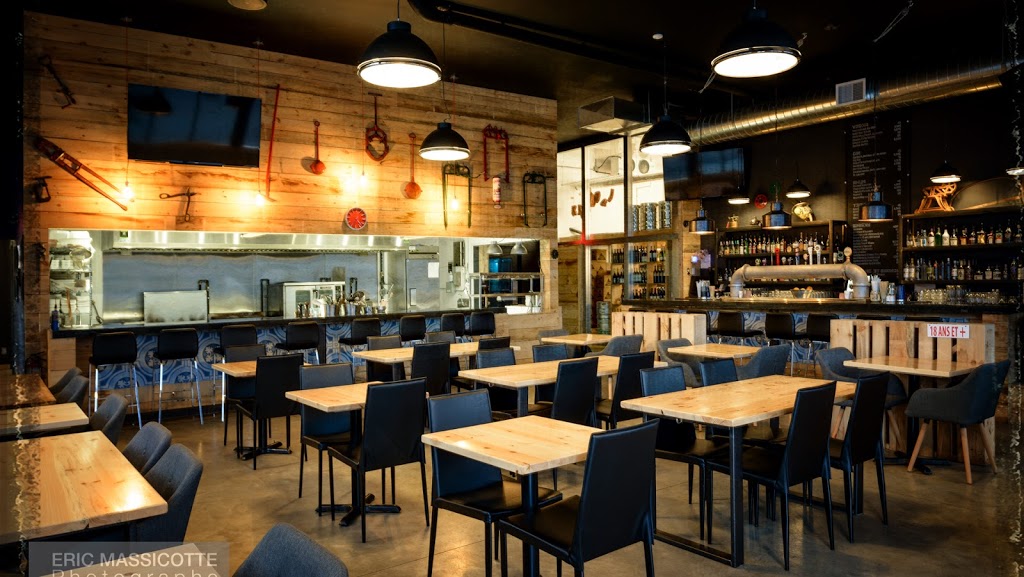 Pub Le Houblon | 1459 Boulevard Louis Fréchette, Nicolet, QC J3T 1M3, Canada | Phone: (819) 293-3033