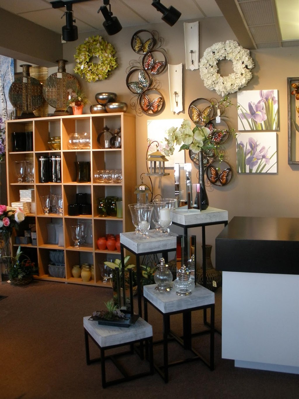 Arts Flowers Ltd. | 974 St Marys Rd, Winnipeg, MB R2M 3S1, Canada | Phone: (204) 253-0961