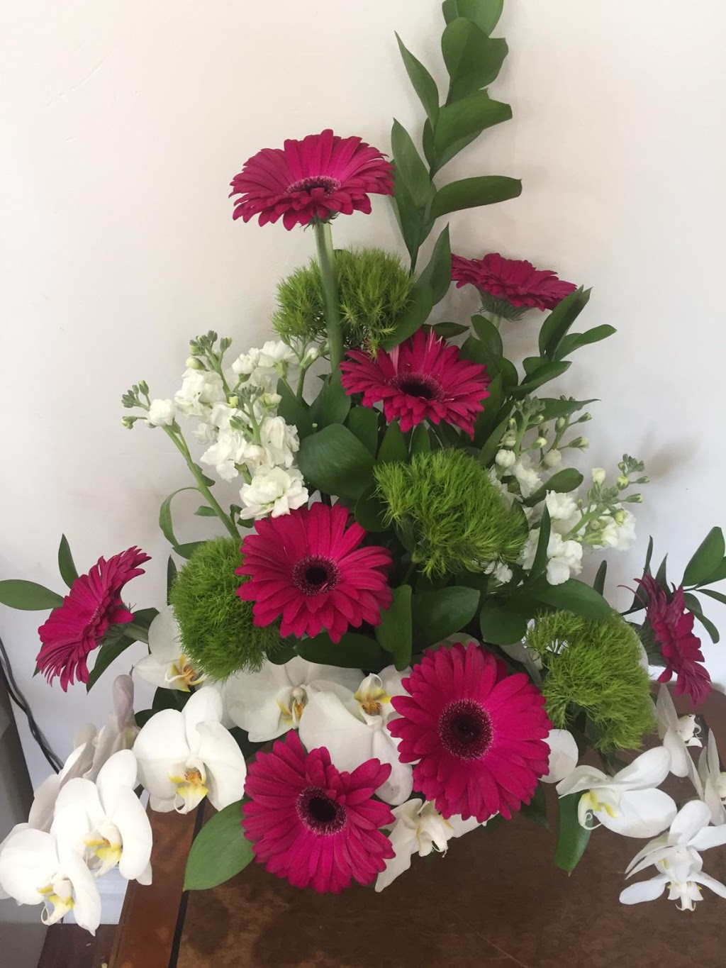 Milton Flowers & Gifts | 1236 Main St E, Milton, ON L9T 8M7, Canada | Phone: (905) 636-1900