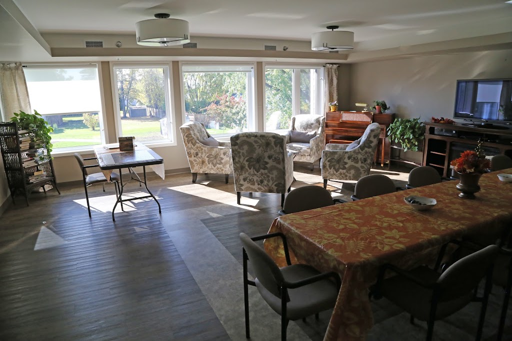 Victoria Place | 66 Victoria St, MacGregor, MB R0H 0R0, Canada | Phone: (204) 685-2644