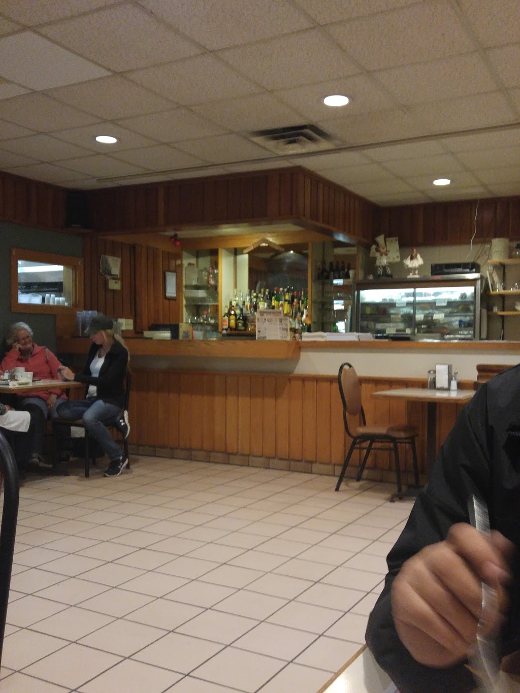 Village Pizza | 22519 Adelaide Rd, Mount Brydges, ON N0L 1W0, Canada | Phone: (519) 264-1174
