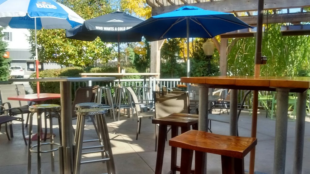 Queens Bush Pub | 451 10th St, Hanover, ON N4N 1P7, Canada | Phone: (519) 364-6666
