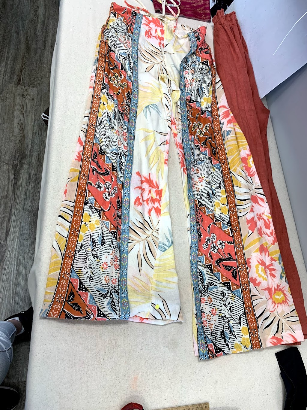 Js / Nina’s Harmony Tailors & Dry cleaning | 456 Gorge Rd E e1, Victoria, BC V8T 2W4, Canada | Phone: (250) 360-0038