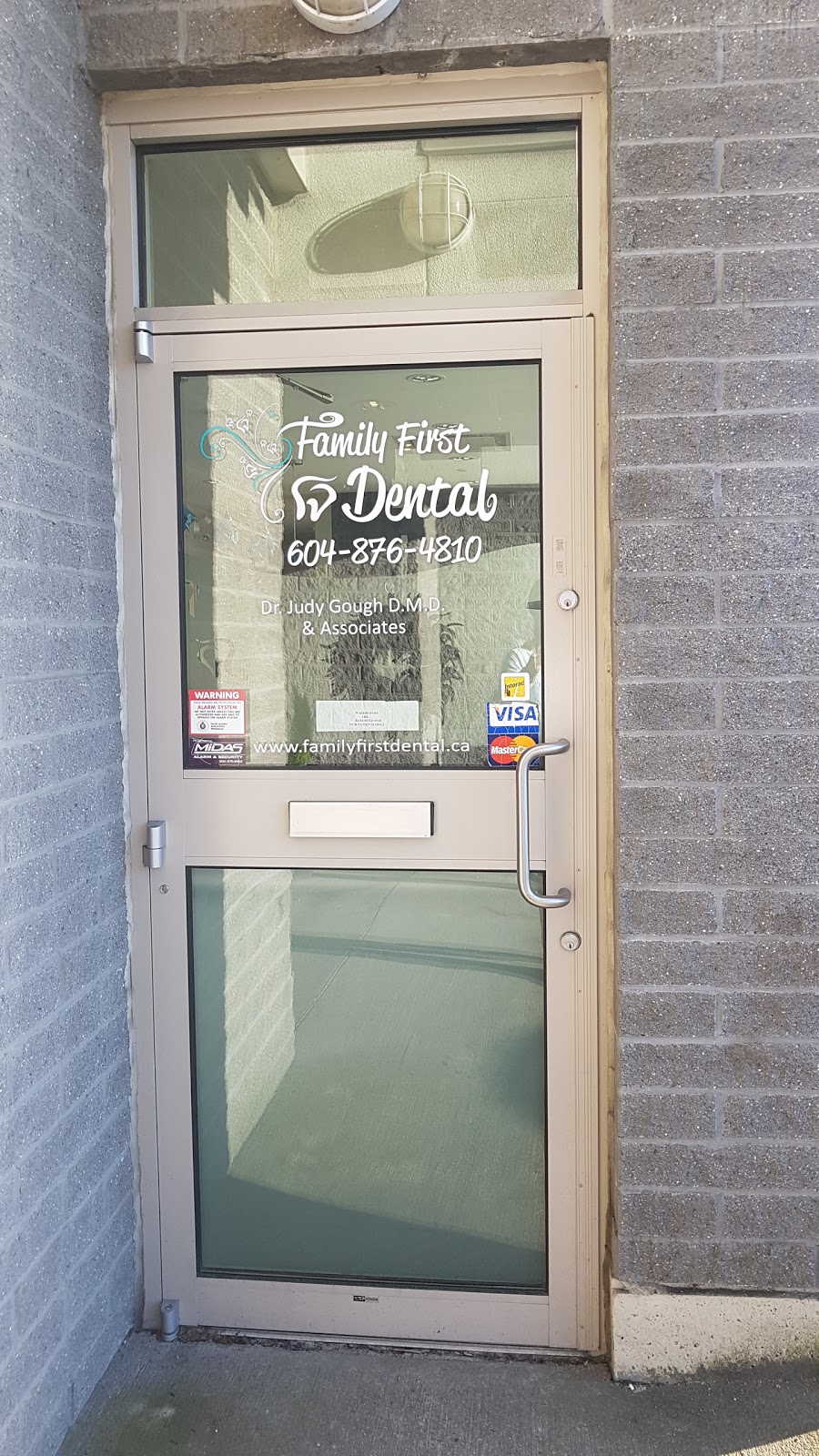 Family First Dental | 4850 Fraser St, Vancouver, BC V5V 4H4, Canada | Phone: (604) 876-4810