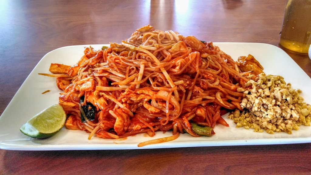 Dan Dan Asian Diner | 4140 Walker Rd, Windsor, ON N8W 3T5, Canada | Phone: (519) 969-3888