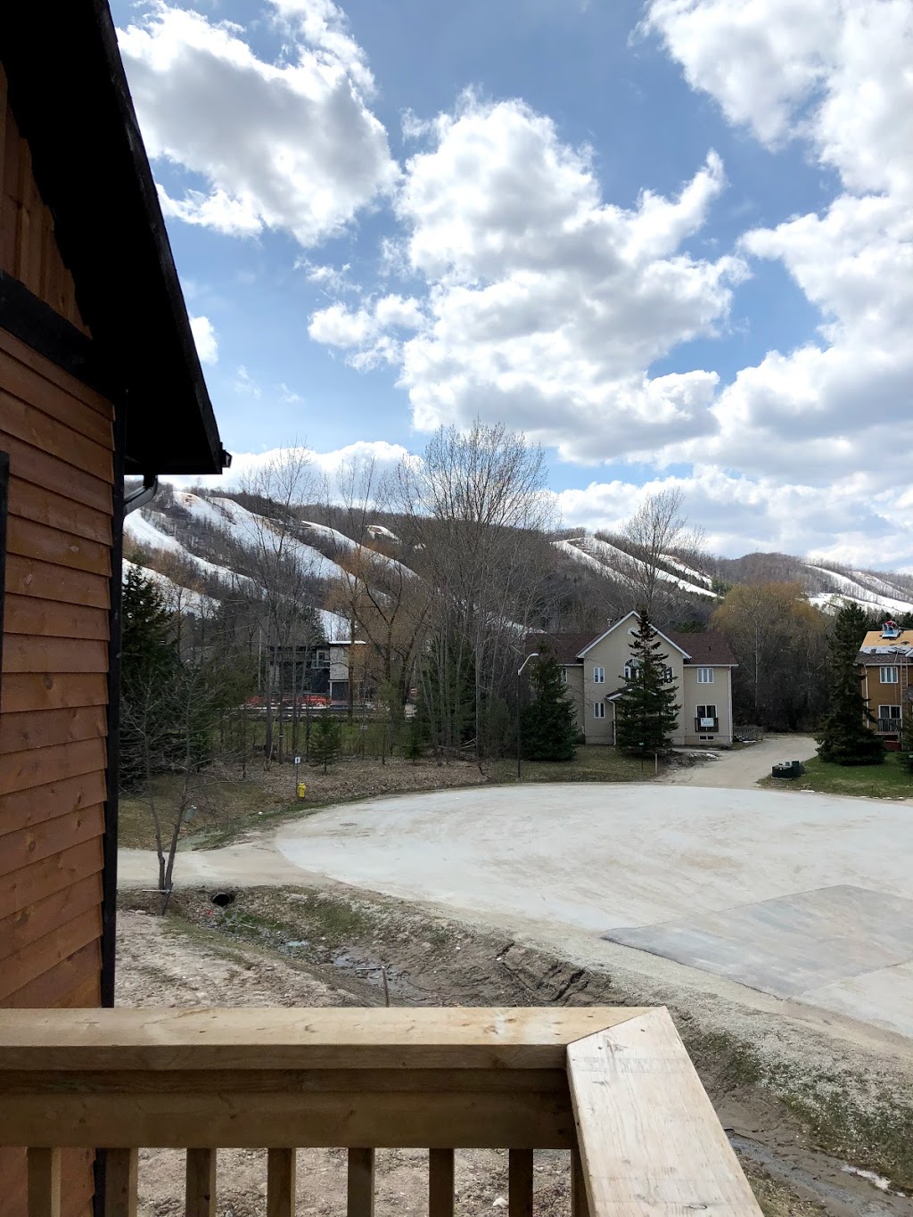 Summit Ridge1 | 104 Arlberg Crescent, The Blue Mountains, ON L9Y 0N7, Canada | Phone: (855) 215-0505