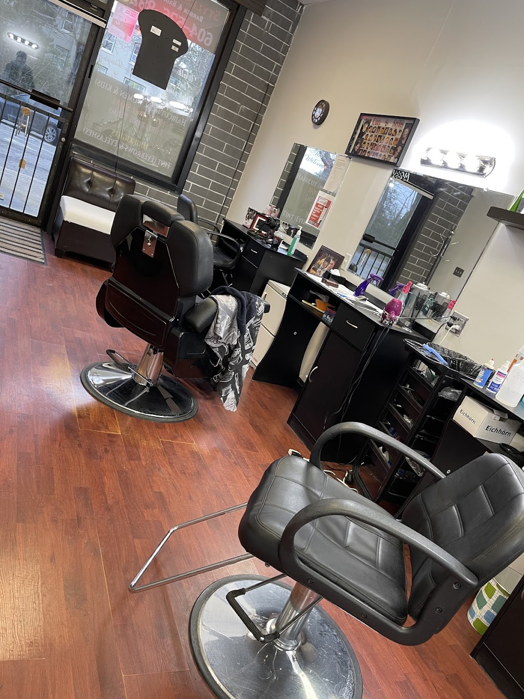 Styles N Smiles Barber & Hairstylist | 1679 128th St, Surrey, BC V4A 3V2, Canada | Phone: (604) 536-8820
