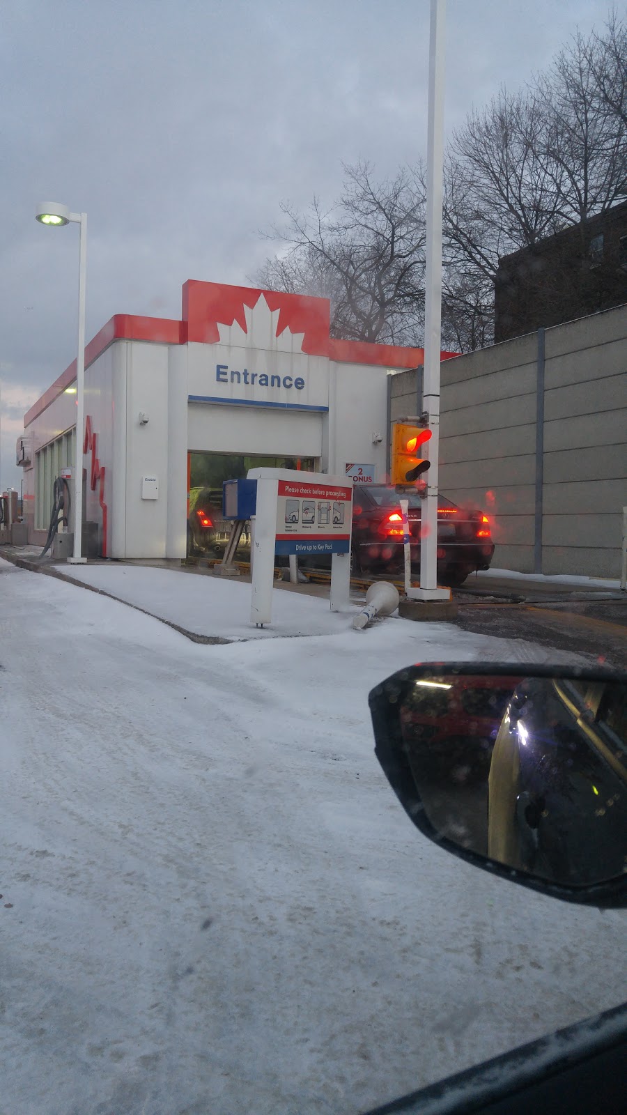 Petro-Canada & Car Wash | 695 Major Mackenzie Dr E, Richmond Hill, ON L4C 1J7, Canada | Phone: (905) 508-3696