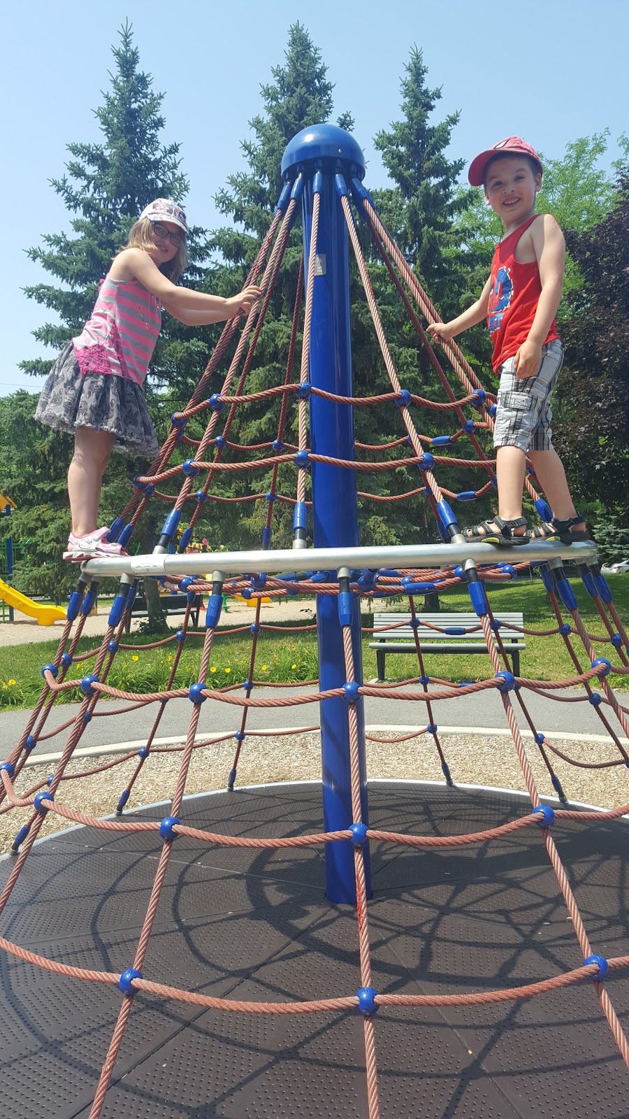 Lawrence Park | 8888 Rue Beyries, LaSalle, QC H8P 2T3, Canada