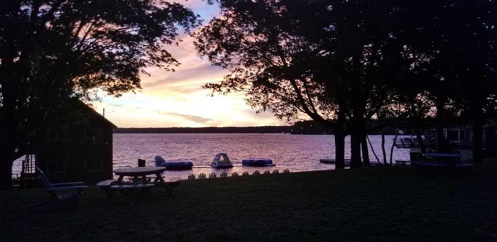Clearview Cottage Resort & Marina | 462 S Beach Rd, Youngs Point, ON K0L 3G0, Canada | Phone: (705) 652-3542