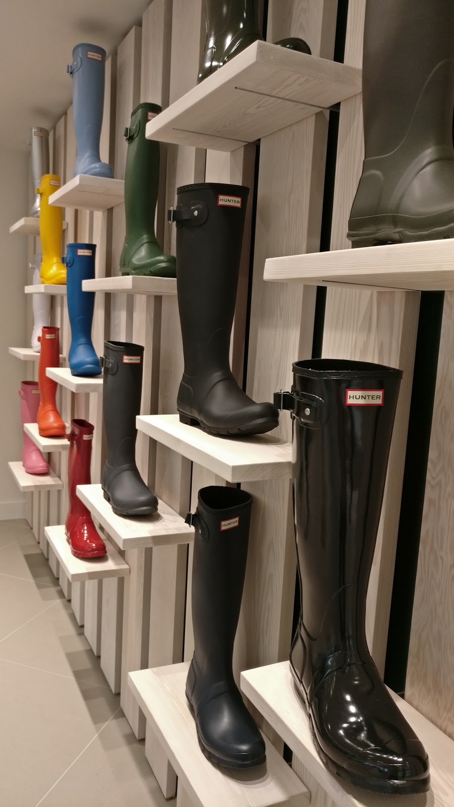 Hunter | 3401 Dufferin St, North York, ON M6A 2T9, Canada | Phone: (647) 800-7770