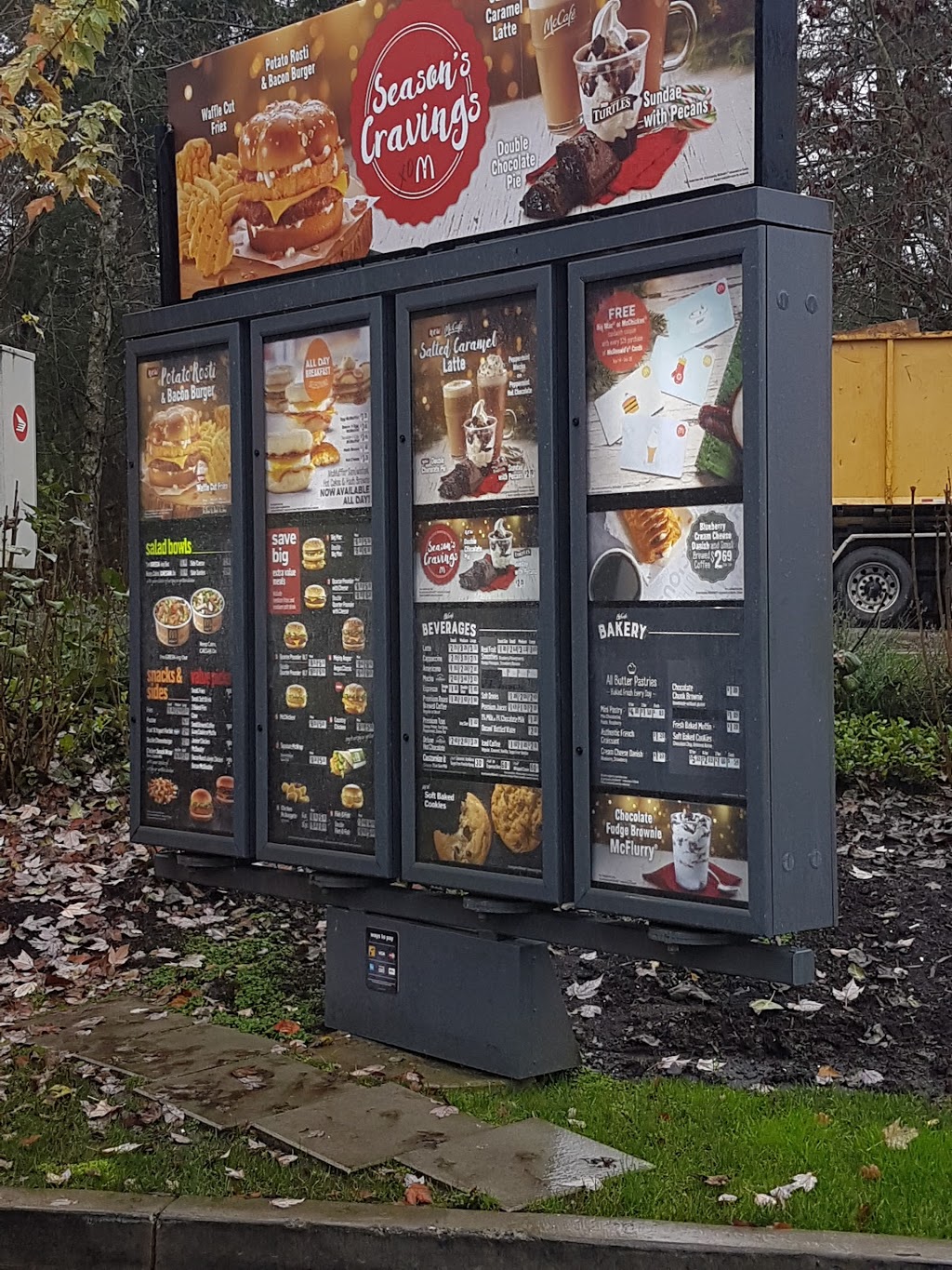 McDonalds | 300-23981 Dewdney Trunk Rd, Maple Ridge, BC V4R 1W1, Canada | Phone: (604) 476-4210