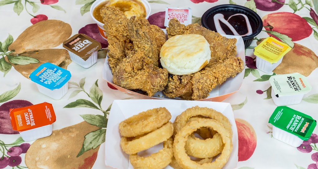 Popeyes Louisiana Kitchen | 181 Eglinton Ave E, Toronto, ON M4P 1J4, Canada | Phone: (647) 347-5570
