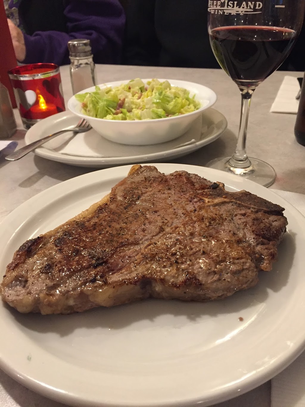 Crystal Beach Restaurant | 2001 Lakeshore Dr E, Shuniah, ON P7A 0L4, Canada | Phone: (807) 983-3772