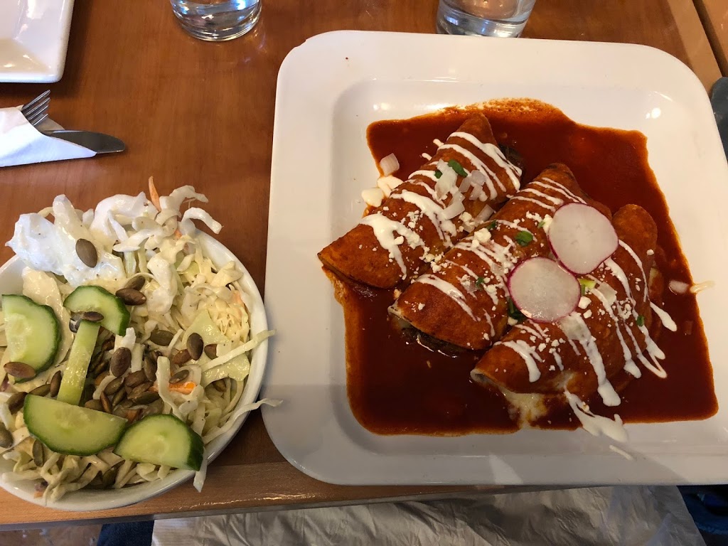 Mesa Familiar | 1296 Gladstone Ave, Victoria, BC V8T 1G6, Canada | Phone: (778) 265-4725