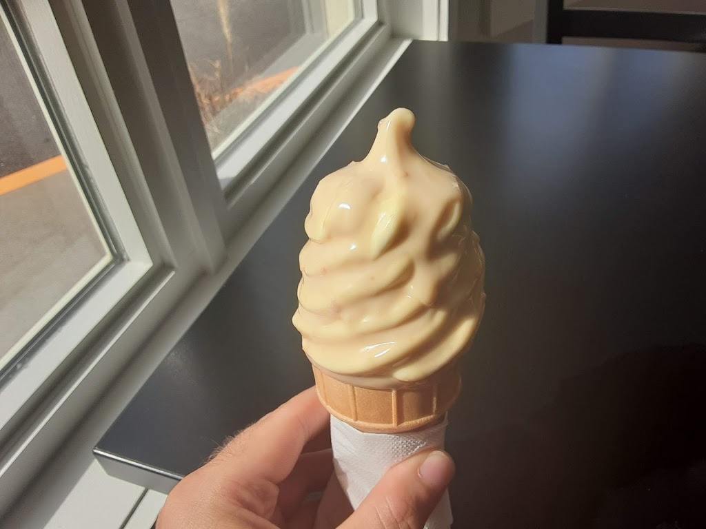 Snack Bar DAmours | 47 Bd Cartier, Rivière-du-Loup, QC G5R 5Z3, Canada | Phone: (418) 867-1649