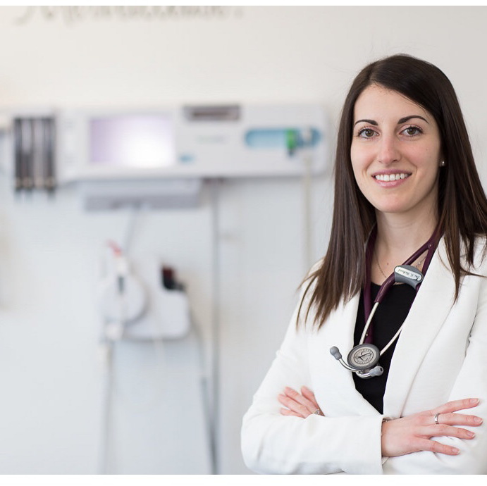 Clinique privée Medika | 1225 Rue Saint-Charles Ouest #250, Longueuil, QC J4K 0B9, Canada | Phone: (514) 868-8929