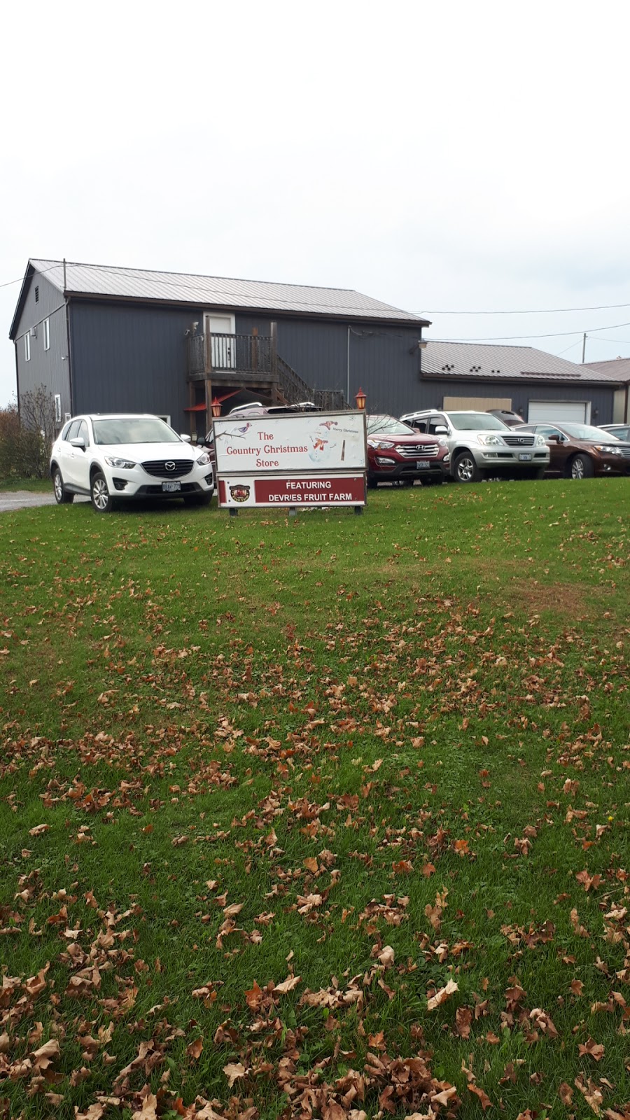 The Country Christmas Store | 1800 Center St, Ridgeville, ON L0S 1M0, Canada | Phone: (905) 892-5359