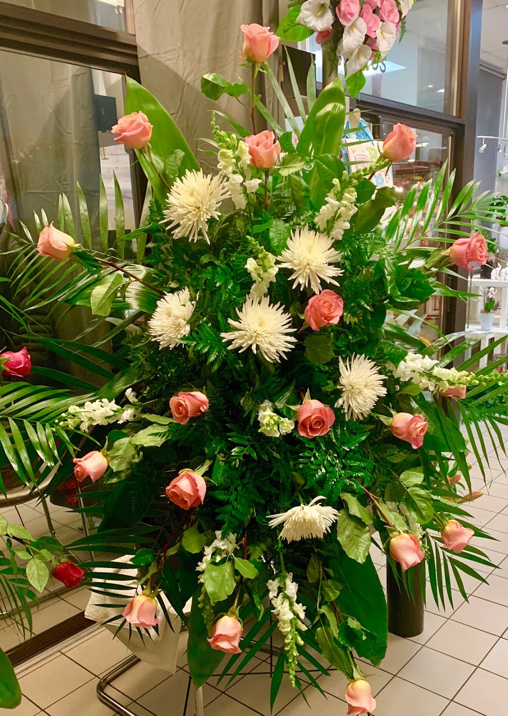Lapegaz Flowers | Inside Starsky, 3115 Dundas St W, Mississauga, ON L5L 3R8, Canada | Phone: (905) 606-2111