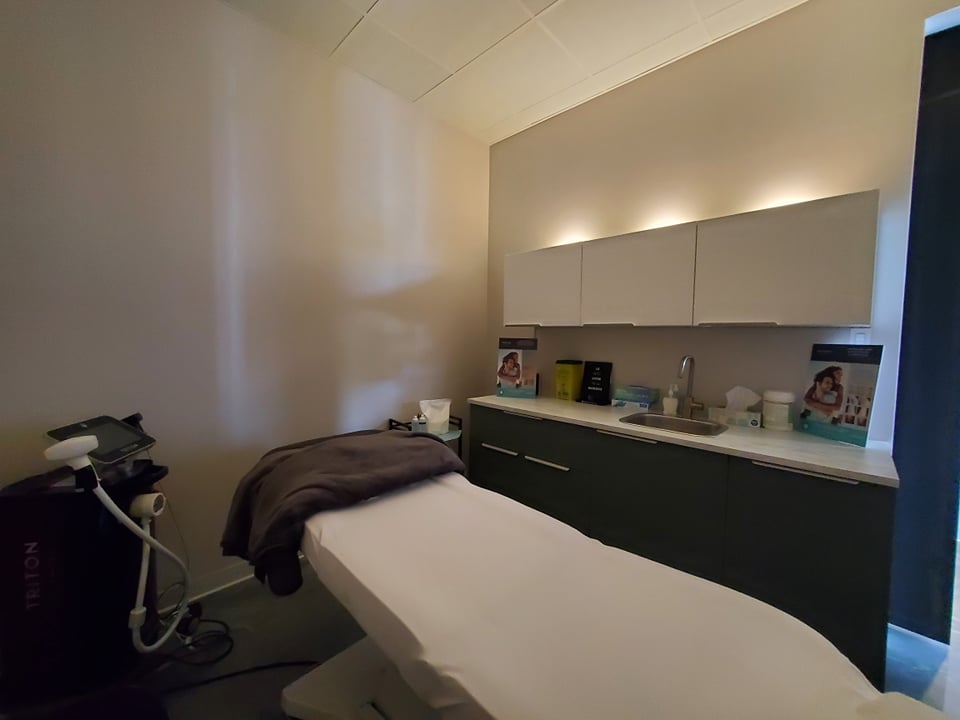 Clinique CD Médico-Esthétique | Rive-Nord, Rive-Sud et Montréal | 3882 Boulevard Saint-Elzéar O, Laval, QC H7P 4J5, Canada | Phone: (450) 682-2111