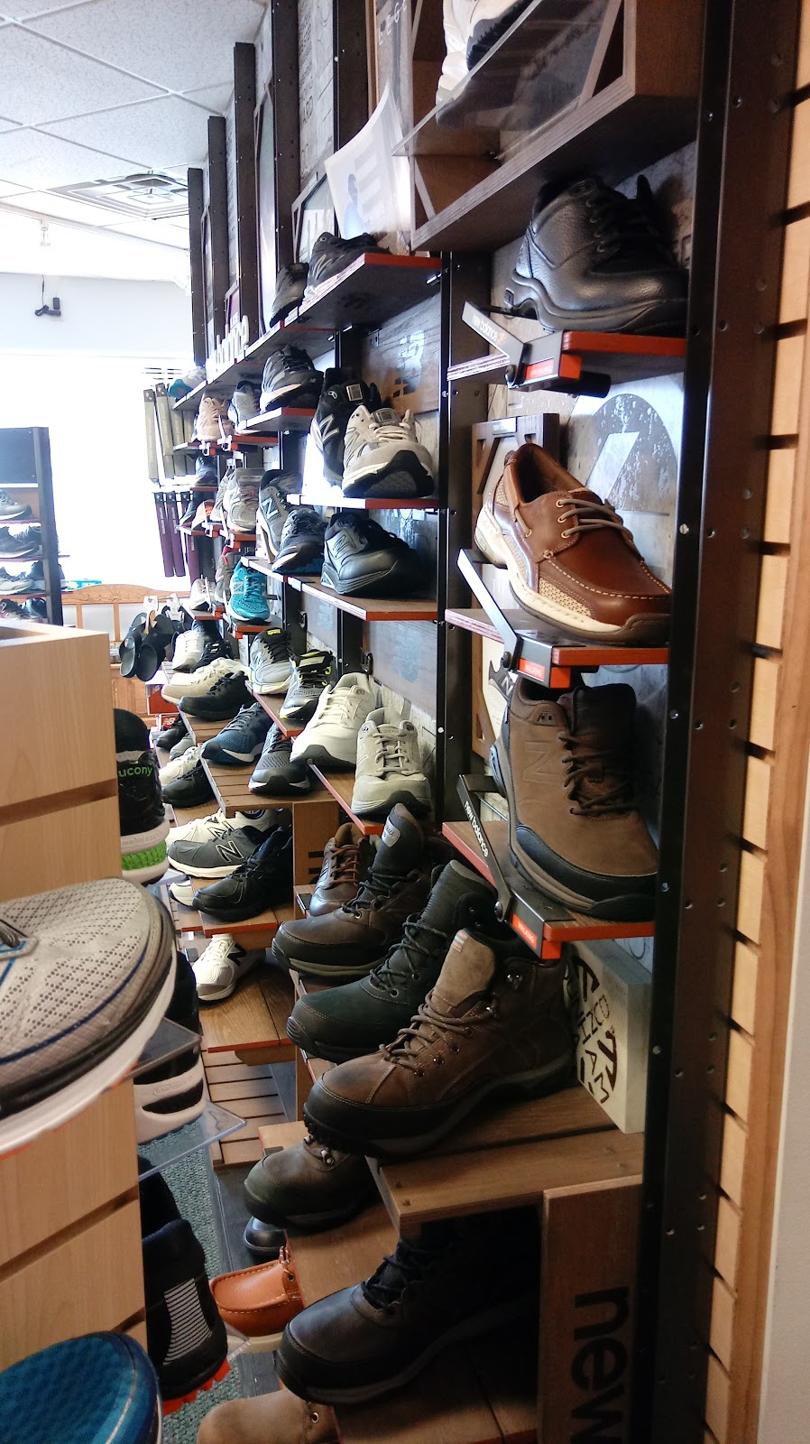 Hooks Shoes | 2076 Eggert Rd, Amherst, NY 14226, USA | Phone: (716) 832-6417