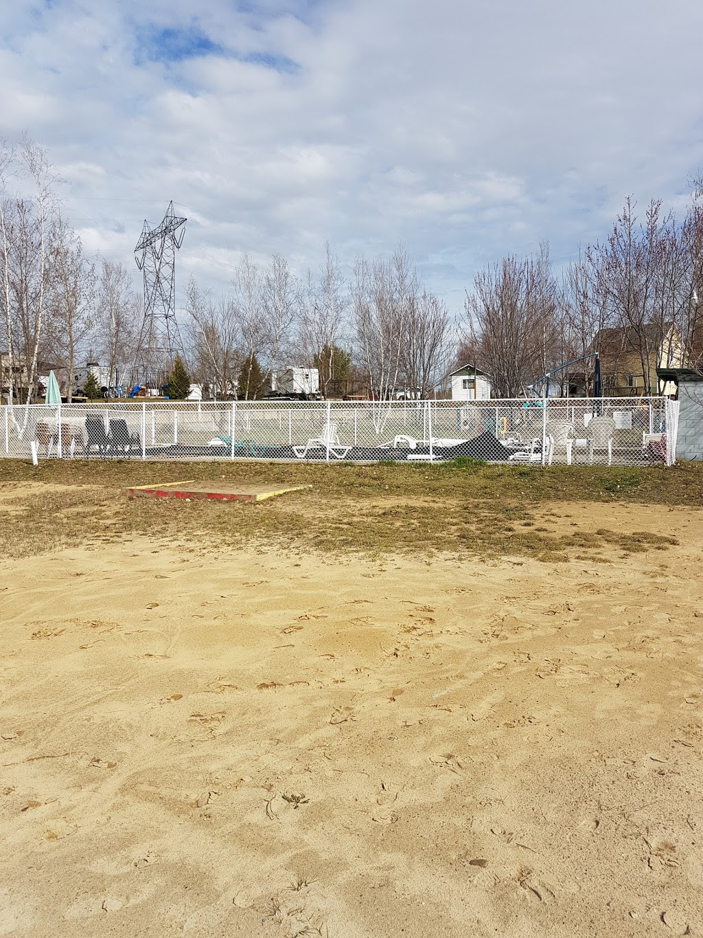 Camping Du Circuit | 4000 QC-335, Saint-Calixte, QC J0K 1Z0, Canada | Phone: (450) 222-5051