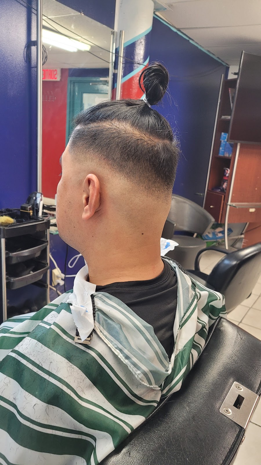 Salon hadi | 4684 Bd des Sources, Dollard-des-Ormeaux, QC H8Y 3C4, Canada | Phone: (438) 509-3502