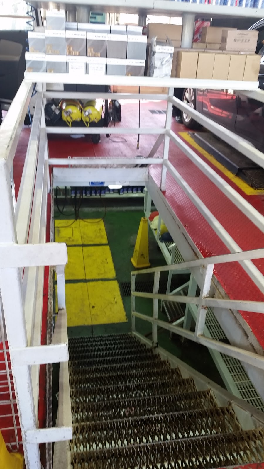 Mr. Lube | 793 Spadina Rd, Toronto, ON M5P 2X5, Canada | Phone: (416) 787-7350