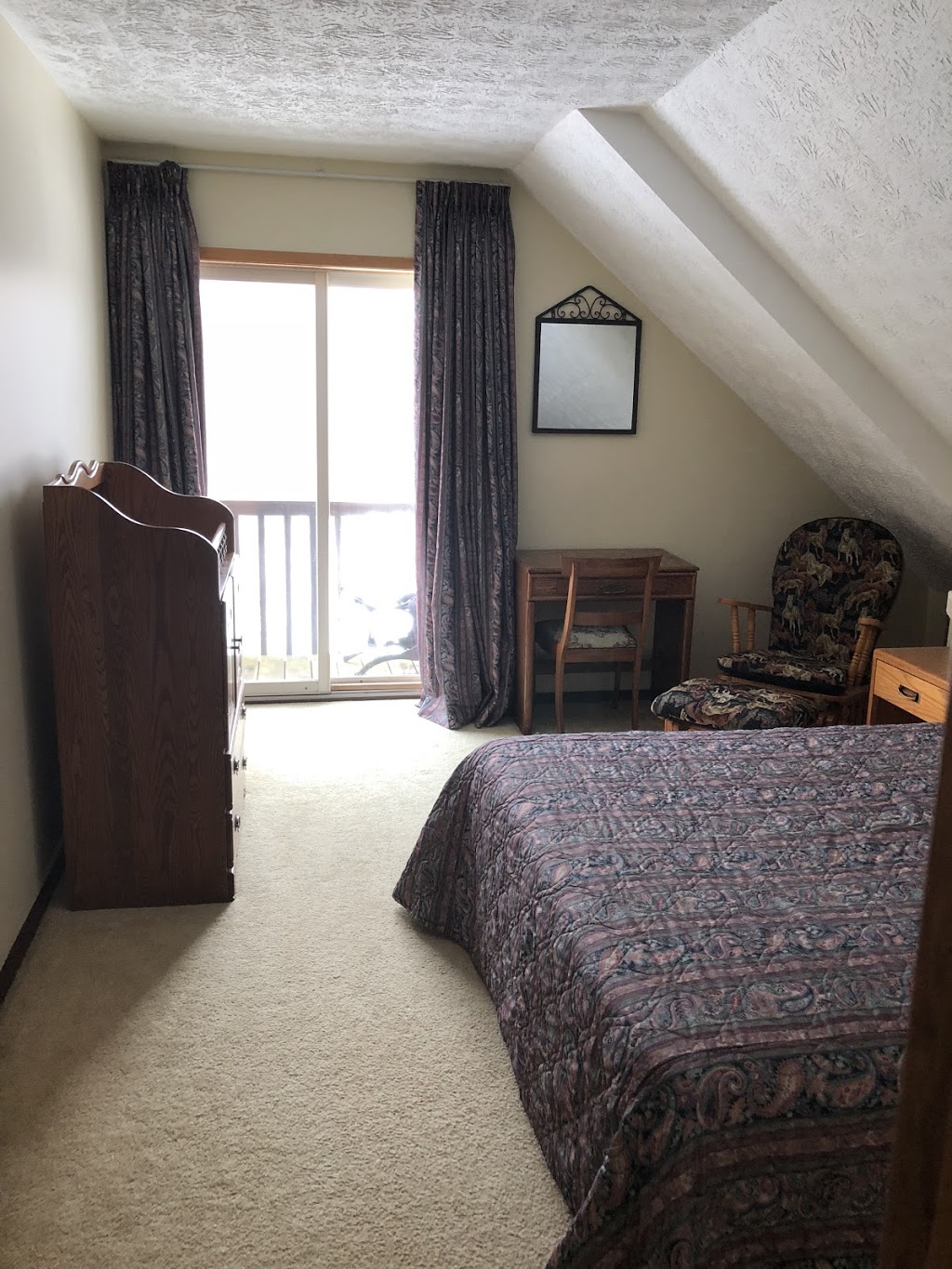 Wildturkey Guest House | 1075 Concession Rd 2, Port Elgin, ON N0H 2C0, Canada | Phone: (519) 386-8349