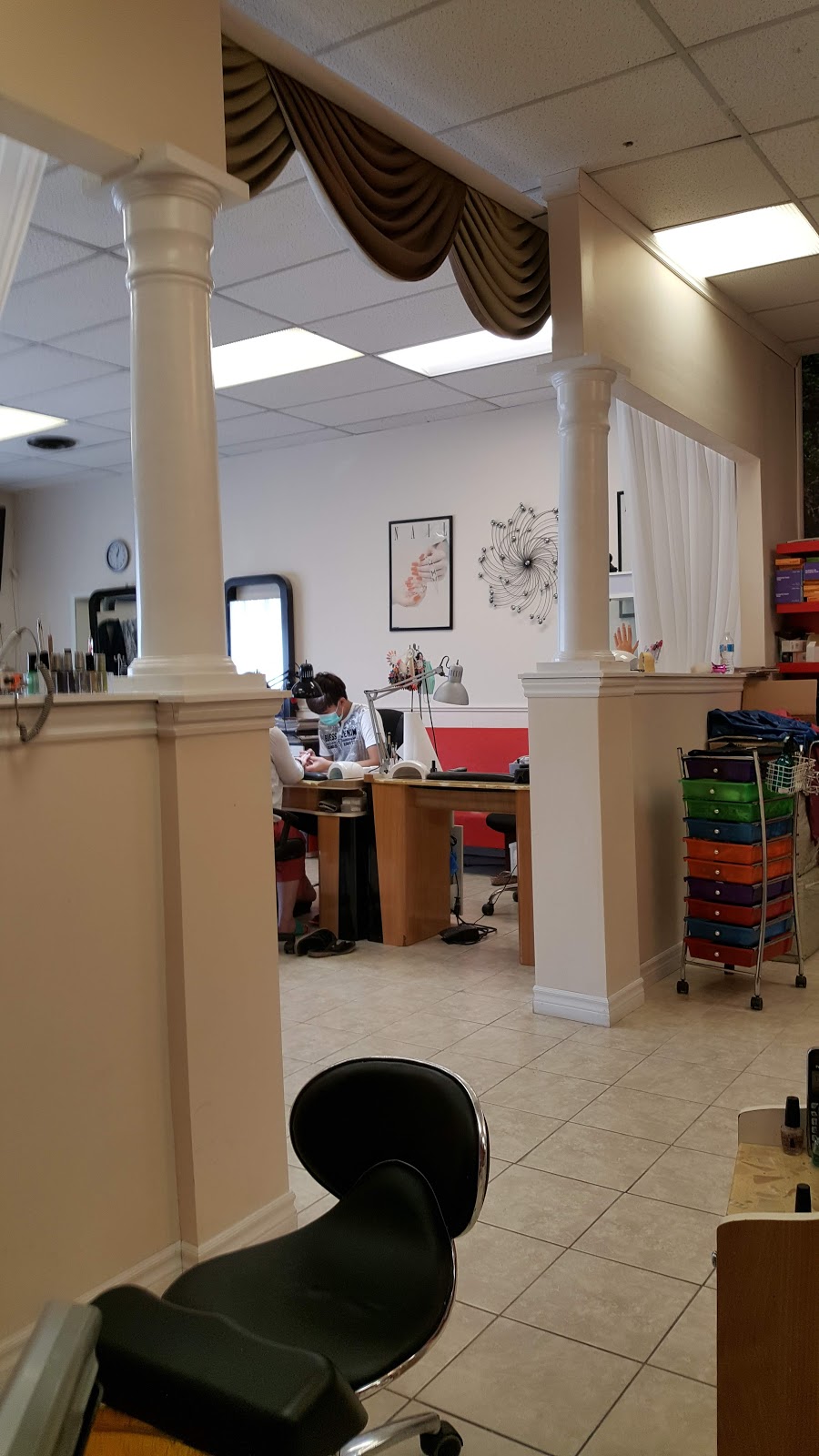 Nail Salon Brantford Hair & Nails 2000 | 206 King George Rd, Brantford, ON N3R 5L3, Canada | Phone: (519) 759-7807